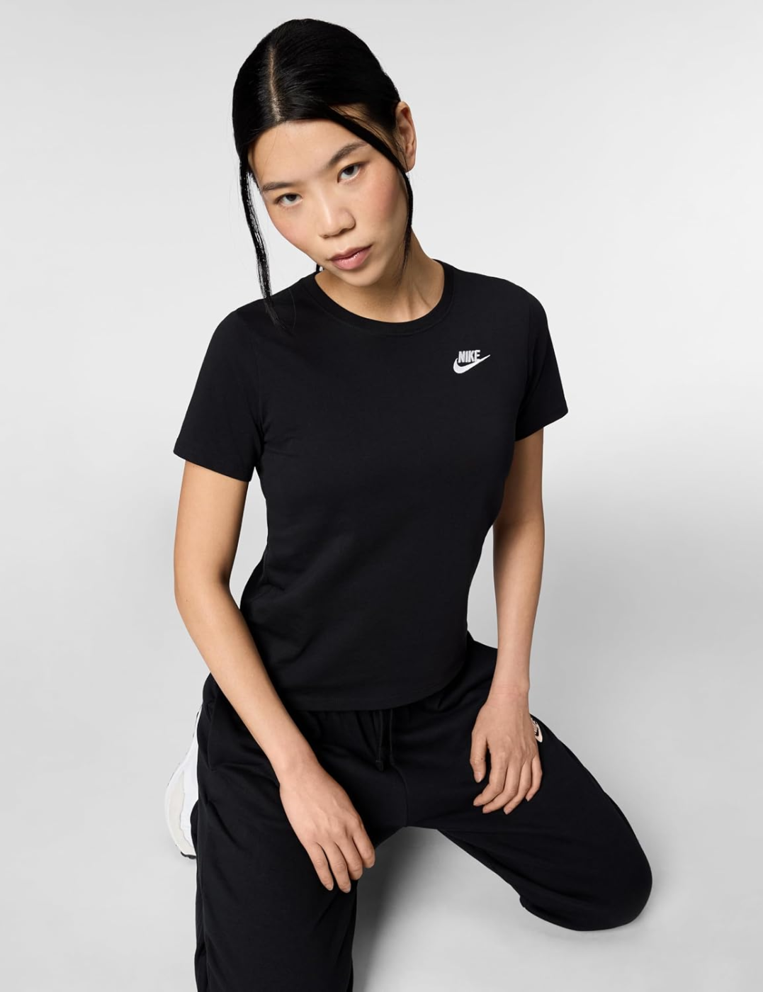 Nike Sportswear Club Essentials T-Shirt Mulher